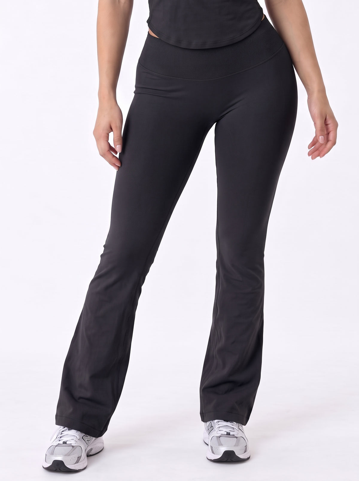 Reform Mid-Rise Flares | Black